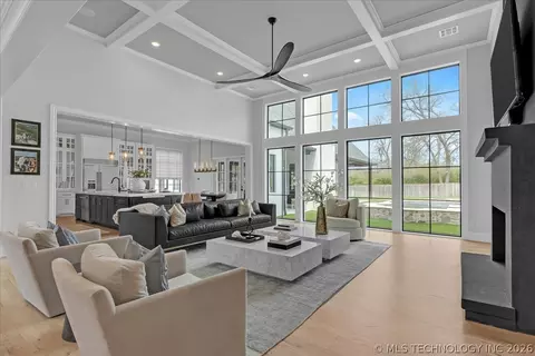 Living - 3207 E 44th St, Tulsa, OK 74105 photo 11 of 13
