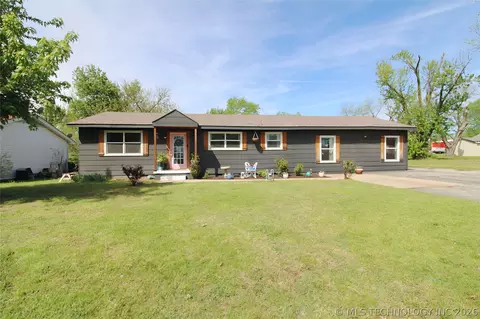 710 S 5th St, Morris, OK 74445