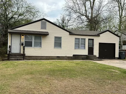 5952 E Newton Pl, Tulsa, OK 74115