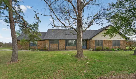19132 E Summer Ln, Claremore, OK 74017