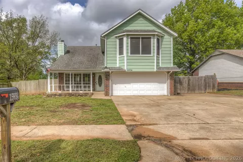 15934 S 294th East Ave, Coweta, OK 74429