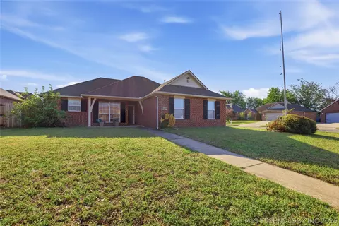 14619 S Maple Pl, Glenpool, OK 74033
