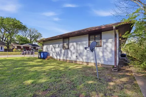 Exterior - 1919 E 13th St, Tulsa, OK 74104 photo 5 of 7