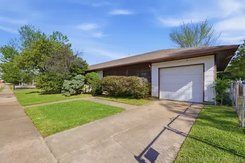 Exterior - 1919 E 13th St, Tulsa, OK 74104 photo 7 of 7