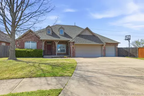 508 N Willow St, Jenks, OK 74037
