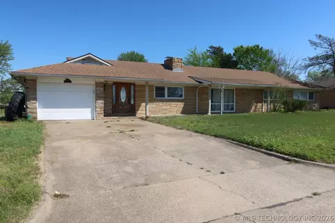 3606 Idaho Ave, Bartlesville, OK 74006
