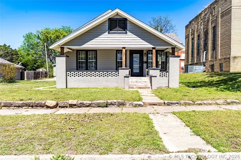 133 W 8th Ave, Bristow, OK 74010