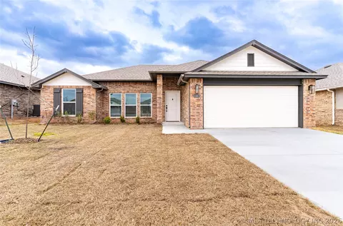 10887 S 271st East Ave, Coweta, OK 74429