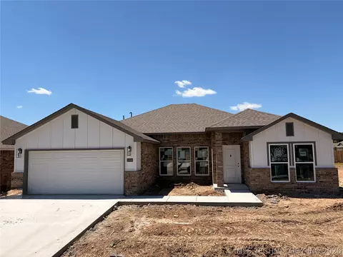 10886 S 272nd East Ave, Coweta, OK 74429