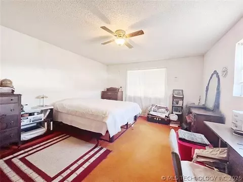 Bedroom - 404517 E 1080 Rd, Henryetta, OK 74437 photo 1 of 4