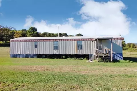 Exterior - 404517 E 1080 Rd, Henryetta, OK 74437 photo 4 of 7