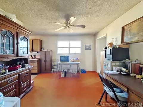 Dining - 404517 E 1080 Rd, Henryetta, OK 74437 photo 1 of 1