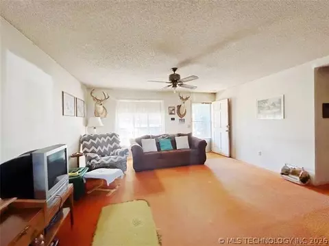 Living - 404517 E 1080 Rd, Henryetta, OK 74437 photo 1 of 1