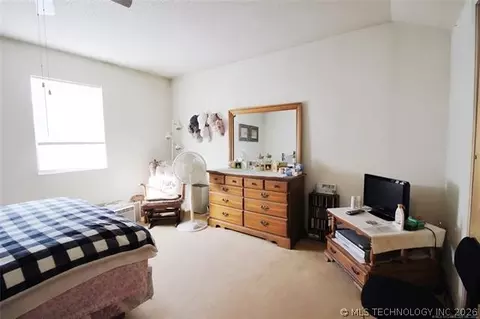 Bedroom - 404517 E 1080 Rd, Henryetta, OK 74437 photo 4 of 4
