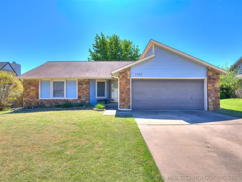 1105 W Durham St, Broken Arrow, OK 74011