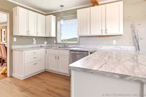 Kitchen - 22389 North Rd, Summers, AR 72769 photo 1 of 5