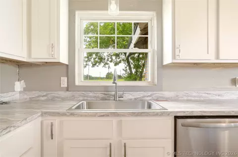 Kitchen - 22389 North Rd, Summers, AR 72769 photo 4 of 5