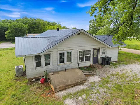 Exterior - 22389 North Rd, Summers, AR 72769 photo 3 of 6