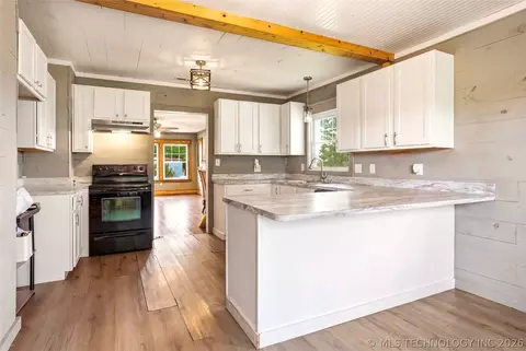 Kitchen - 22389 North Rd, Summers, AR 72769 photo 5 of 5