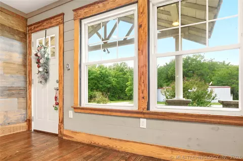 Entry Way - 22389 North Rd, Summers, AR 72769 photo 1 of 2