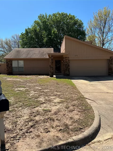 2305 W El Paso Ct, Broken Arrow, OK 74012