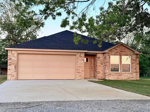 5018 S Mockingbird Ln, Atoka, OK 74525