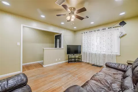 Living - 11315 E 3rd St, Tulsa, OK 74128 photo 2 of 4