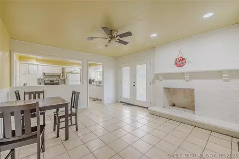 Dining - 11315 E 3rd St, Tulsa, OK 74128 photo 1 of 2