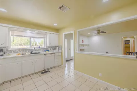 Kitchen - 11315 E 3rd St, Tulsa, OK 74128 photo 2 of 2
