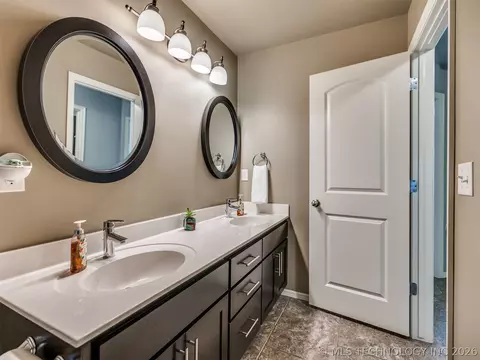 Bath - 17419 E 45th St, Tulsa, OK 74134 photo 8 of 10