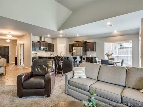 Living - 17419 E 45th St, Tulsa, OK 74134 photo 5 of 5