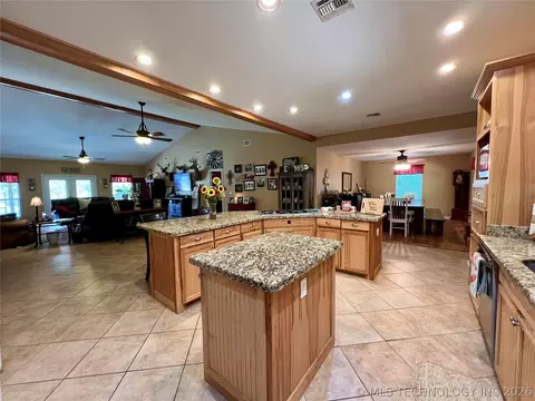 Kitchen - 5377 Mcduffee Rd, Kingston, OK 73439 photo 6 of 6