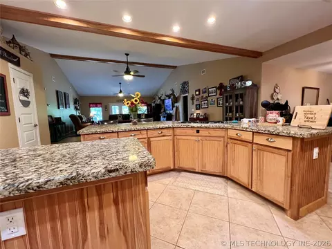 Kitchen - 5377 Mcduffee Rd, Kingston, OK 73439 photo 4 of 6