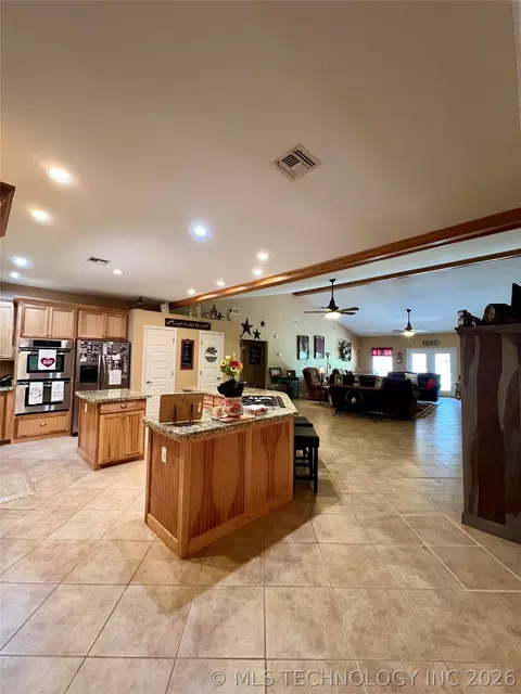Kitchen - 5377 Mcduffee Rd, Kingston, OK 73439 photo 5 of 6