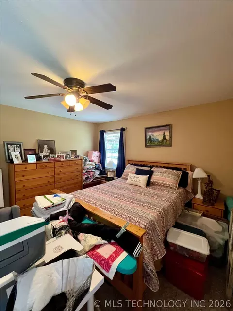 Bedroom - 5377 Mcduffee Rd, Kingston, OK 73439 photo 8 of 9