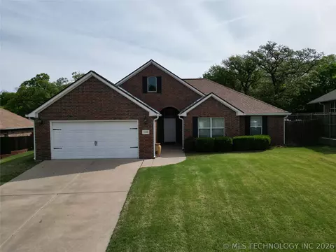 3208 Stone Creek Dr, Ardmore, OK 73401
