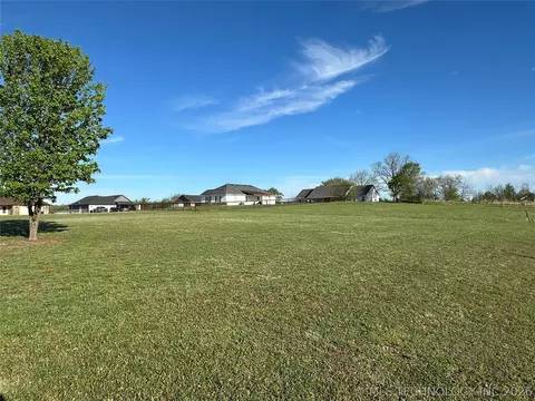 5812 Bluestem Way, Chelsea, OK 74016