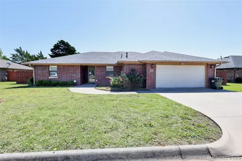 2211 Hines, Sulphur, OK 73086