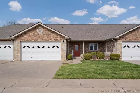 607 St Andrews Cir, Grove, OK 74344