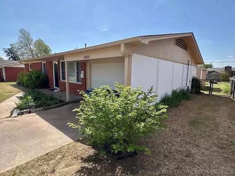 Exterior - 1013 E 10th St, Cushing, OK 74023 photo 4 of 18