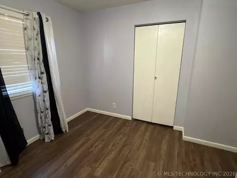 Bedroom - 1013 E 10th St, Cushing, OK 74023 photo 4 of 10