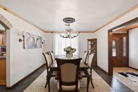 Dining - 111480 S 4180 Rd, Checotah, OK 74426 photo 1 of 1