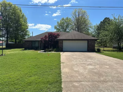 908 Linn Ave, Wagoner, OK 74467