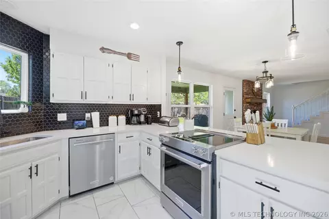 Kitchen - 7703 E 89th Pl S, Tulsa, OK 74133 photo 3 of 3
