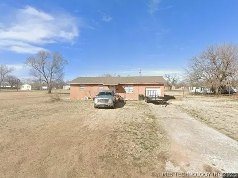 611 E 1st, Watonga, OK 73772