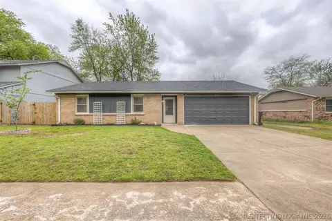 217 W Edgewater St, Broken Arrow, OK 74012