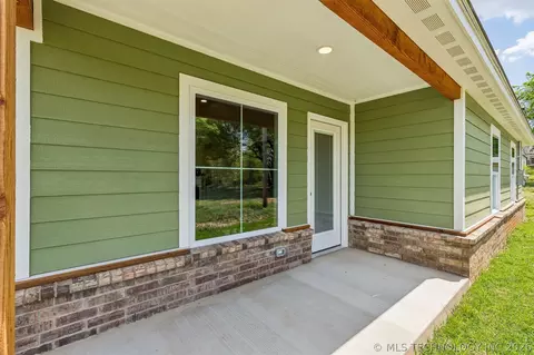 Exterior - 1019 N Central Ave, Cushing, OK 74023 photo 4 of 6