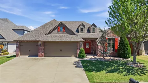 3615 S Fir Ct, Broken Arrow, OK 74011
