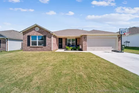 23667 E 115th St S, Broken Arrow, OK 74014