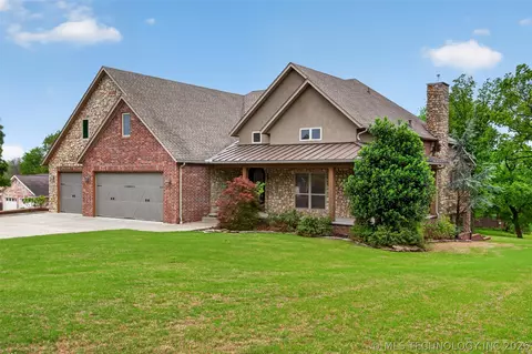 Exterior - 116 Eagleview, Pryor, OK 74361 photo 5 of 16